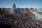 In Wisconsin, Dueling Protests Over Workers’ Rights - The New York Times