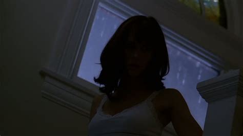 JLH In Ghost Whisperer 1x01 Pilot Jennifer Love Hewitt Image