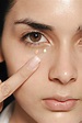 黑眼圈怎么才能快速消除 去黑眼圈简单又有效的方法_伊秀美容网|yxlady.com