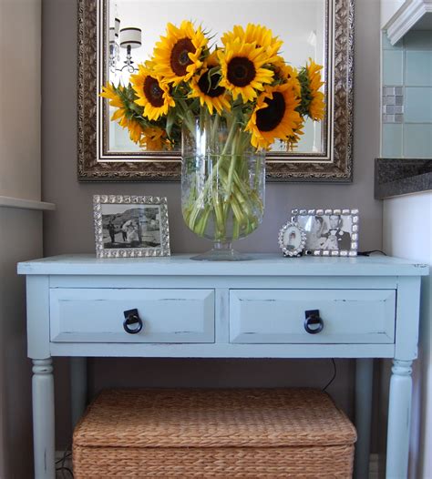 Fall Decorating with sunflowers - A Pop of Pretty Home Decor Ideas