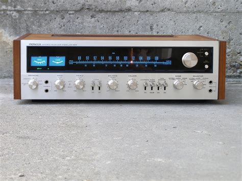 SEVENTIES STEREO: One of the most beautiful receivers ever.
