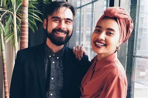 Yuna and adam have been spotted at a number of events together and some have speculated that the couple are already engaged after seeing yuna sporting a shiny diamond ring. Malaysian Darling Yuna & Adam Sinclair Are Engaged!