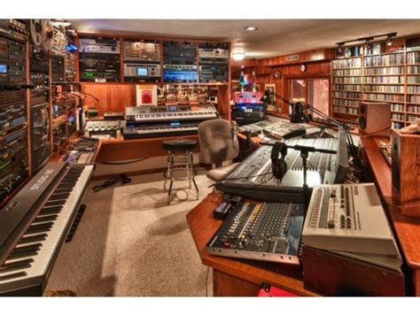 A private recording studio - Creative Houses