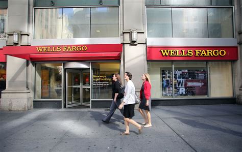 May 29, 2012 · in that sense, the wells fargo college credit card fits the bill. How to Do a Wells Fargo Short Sale