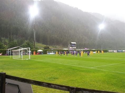 Fiorentina A Moena Borja Valero Segna Il Primo Gol Di Stagione