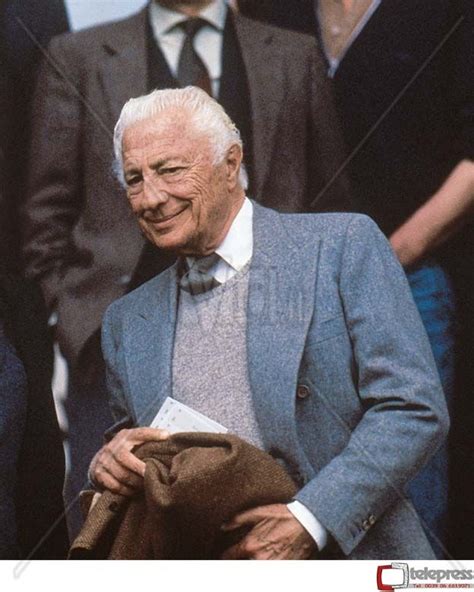 Exploring the style of gianni agnelli, the fiat magnate and one of the most stylish gentleman ever. Gianni Agnelli - One of the best. Just look. | Moda uomo ...