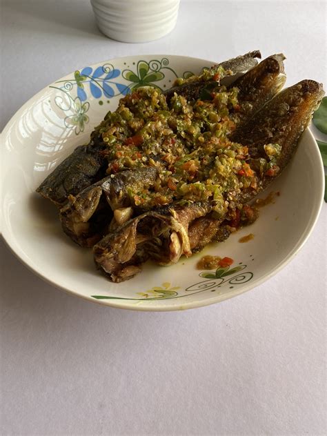 Resepi ikan bilis goreng bertauchu. Resepi Ikan Keli Berlada (Masakan Tradisional) - Resepi.My