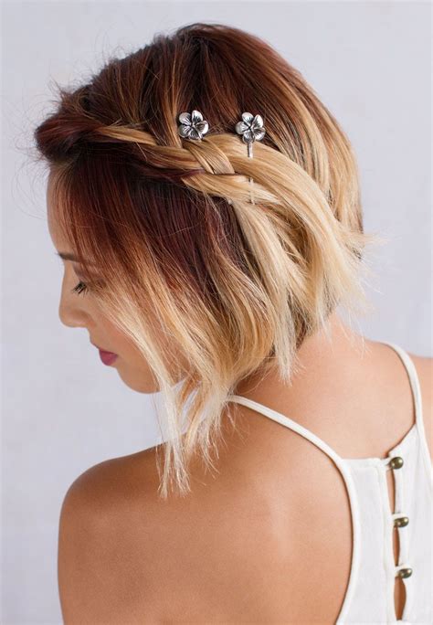 Https://tommynaija.com/hairstyle/bobby Pins Hairstyle With Side Bands