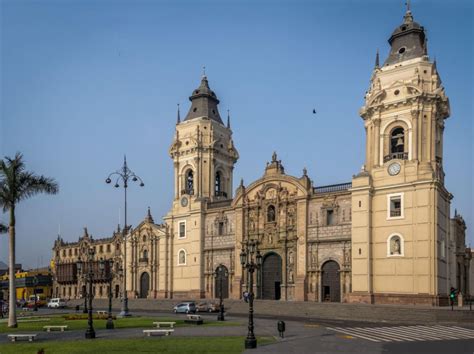 Arquitectura Peruana Y Arquitectura