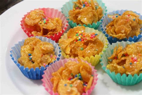 Salah satu elemen penting dalam menyambut lebaran sudah pastinya kuih raya yang akan dihidangkan kepada tetamu yang datang. Resepi Kuih Makmur Cornflakes - Harbolnas p