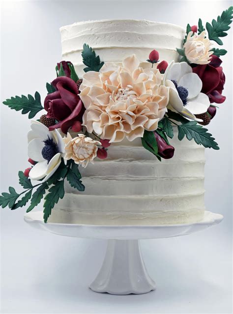 These Sugar Flowers Are Amazing Blush And Burgundy Sugar Flower Arrangement Cake Wedding