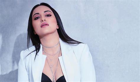 Sonakshi Sinha Shuts Down All Ramayan Questions ‘please Watch It On Doordarshan You Will Get