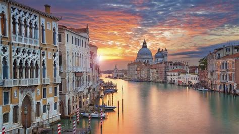 450005 Boat River Building Venice Pier Italy Landscape Water