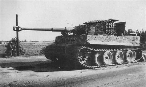 Tiger With Tracks Around The Turret Tiger With Tracks Arou Flickr