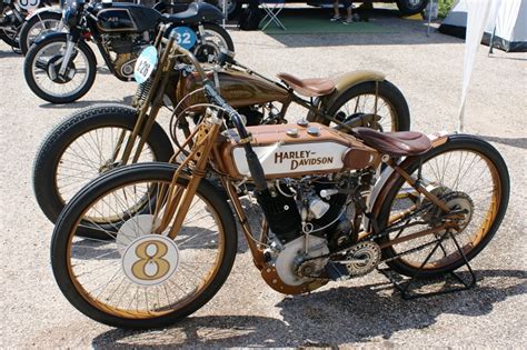 With harley's actual production racers carrying a high price tag and being tricky to maintain, the. Harley-Davidson 1000 Board track racer (1920 - n°8) & 1200 ...