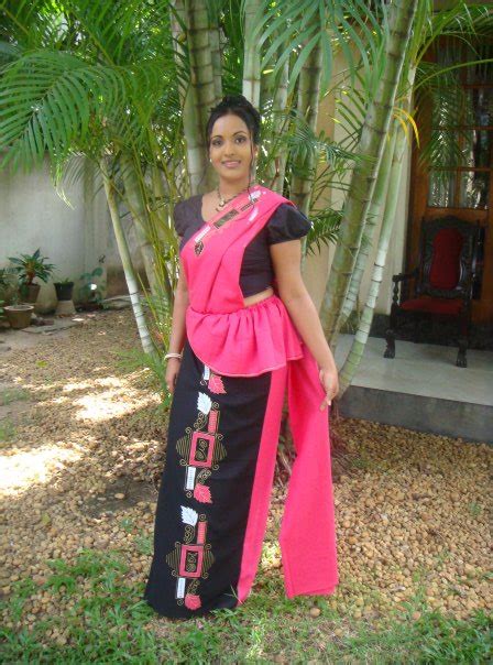 Mehandi Designs World Traditional Wedding Kandyan Style Sarees