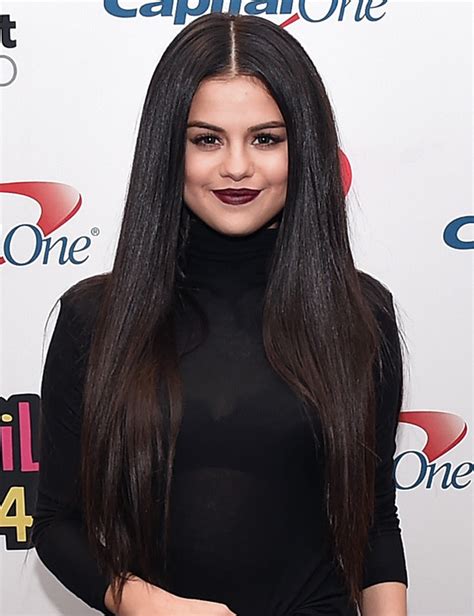 Pics Selena Gomezs Straight Hair — See Her Stunning Jingle Ball 2015