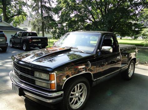 1990 Chevy Silverado Stepside 5spd V8 65000 Miles Classic