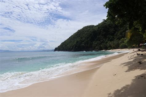 Perairan pantai hamadi jayapura papua. Panorama Pantai Base-G di Kota Jayapura, Papua | Good News ...