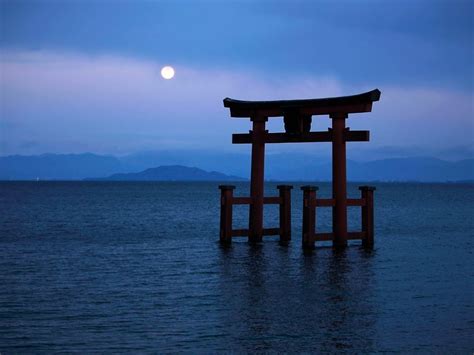 Lake biwa is the largest lake in japan in terms of area size and water volume, and it takes up about 1/6 of shiga prefecture. Lake Biwa, Japan -- Travel 365 | 琵琶湖, 日本