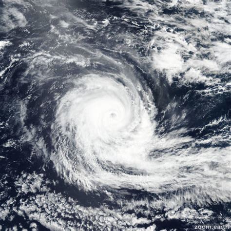 Seroja is located 667 km (360 nautical miles) south of learmonth, australia, and has moved southeastward at 57 km/h (31 knots) over the past 6 hours. Tropical Cyclone Marian 2021 | Zoom Earth