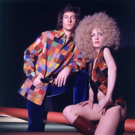 29 stunning photos of dancefloor styles that defined the 70s disco fashion ~ vintage everyday