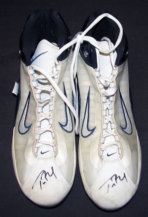 Lot Detail Tom Brady New England Patriots Game Used And Signed Cleats