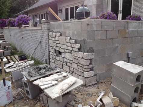 Concrete, or cinder block, is an inexpensive building material for the garden. IMG_4373 | Cinder block walls