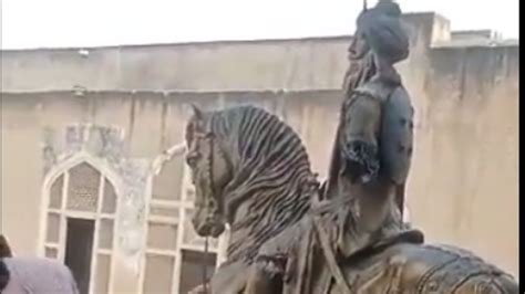 Maharaja Ranjit Singh Statue Vandalised In Lahore Fort पाकिस्तान फिर