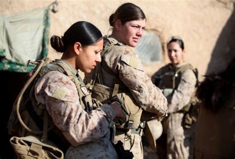Officials Panetta Dempsey To Remove Ban On Women In Combat Women In