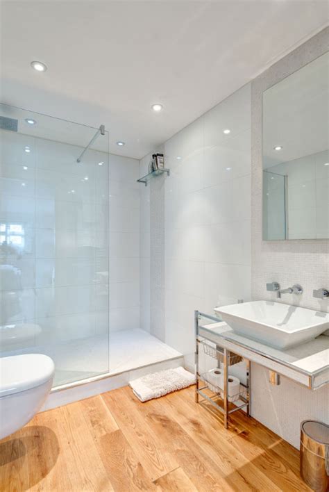 I also recommend glass shower doors in a small. 37 Fantastic Frameless Glass Shower Door Ideas | Home ...