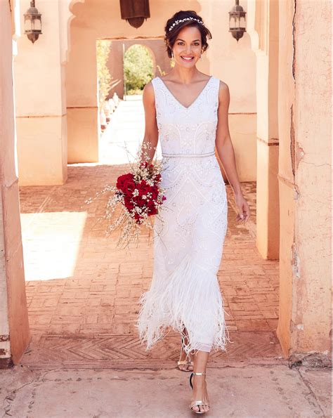 Find the dress of your dreams with our guide to the best casual wedding dresses for every bride. 1920s Wedding Dresses- Art Deco Wedding Dress, Gatsby ...