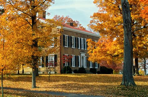 These Small Towns Have The Best Fall Foliage For Leaf Peeping Fall