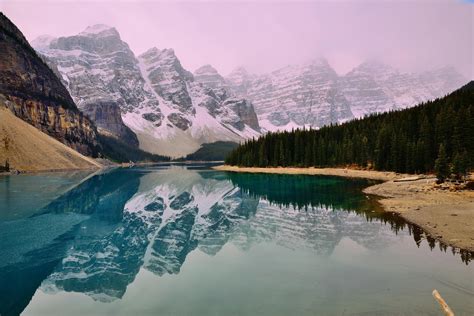 Moraine Lake Lake In Banff National Park Thousand Wonders