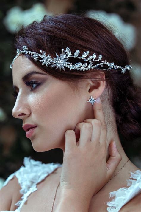 Beautiful Bridal Headpiece Trends For And How To Wear Them