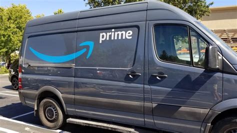 Amazon Vehicle Stolen Driver Robbed In Southeast Dc