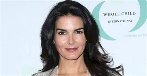 Angie Harmon Measurements Height Weight Bra Size Shoe Size