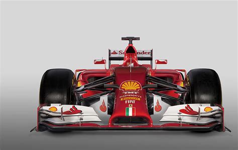 La ferrari f14 t est la monoplace de formule 1 engagée par la scuderia ferrari dans le cadre du championnat du monde de formule 1 2014. Com bico do tipo 'aspirador de pó', Ferrari F14T é revelada em Maranello | globoesporte.com