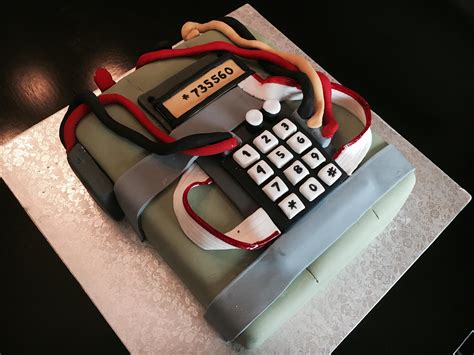 My Mom Made Me This Awesome B Day Cake Rglobaloffensive