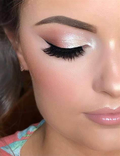 40 Best Wedding Makeup Ideas For 2022 Sparkly Eyeshadow And Nude Lips