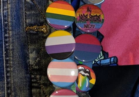 Pin By Mypridestore On Non Binary In 2020 Nonbinary Flag Flag Pins Button Pins