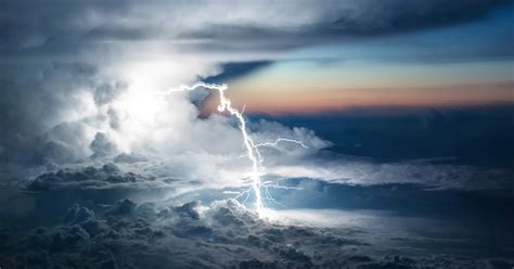 Incredible Photo Captures Lightning Ripping Through Clouds Wired