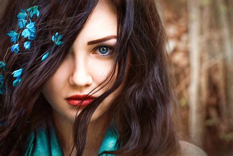 Download Blue Eyes Brunette Lipstick Model Woman Face Hd Wallpaper