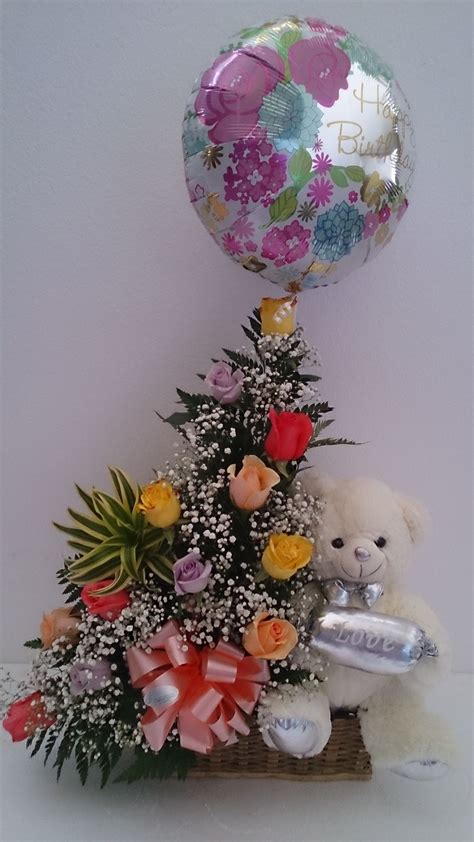 Arreglos frutales con flores imagenes arreglos florales arreglos florales para cumpleaños arreglos frutales comestibles frutas e verduras arreglos florales tropicales mesas de frutas arreglos florales resultado de imagen para ideas para un cumpleaños con motivo tropical afuera. Arreglo de cumpleaños, rosas, peluche y globp | Arreglos ...