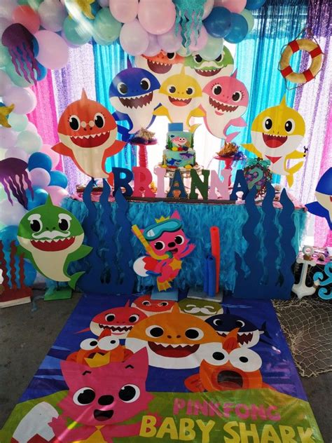 Take a bite out of this baby shark birthday party! Mesa principal niña | Shark theme birthday, Baby boy 1st ...