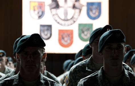 Special Forces Qualification Students Graduate Course Don Green Berets