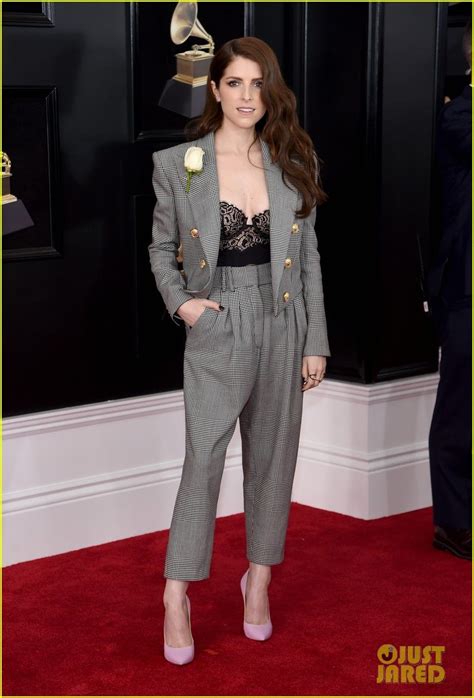 Anna Kendrick Looks Chic In A Suit On The Red Carpet At Grammys 2018