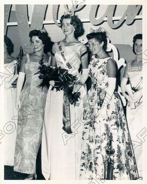 1963 Miss North Carolina 1964 Jeanne Swanner And 1963 Janice Barrow Press