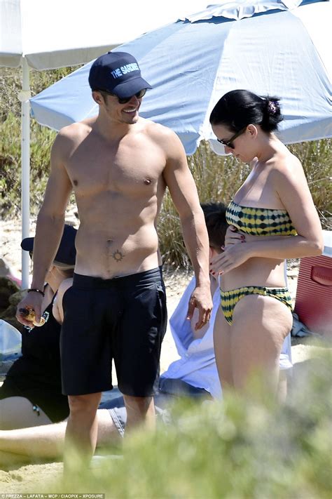 Orlando Bloom Strips Completely NAKED For Paddle Board Trip With Katy Perry After Packing On The