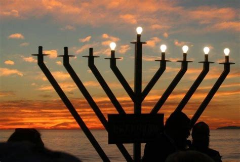 Menorah Lighting Ceremony Mommy Poppins Things To Do In Los Angeles